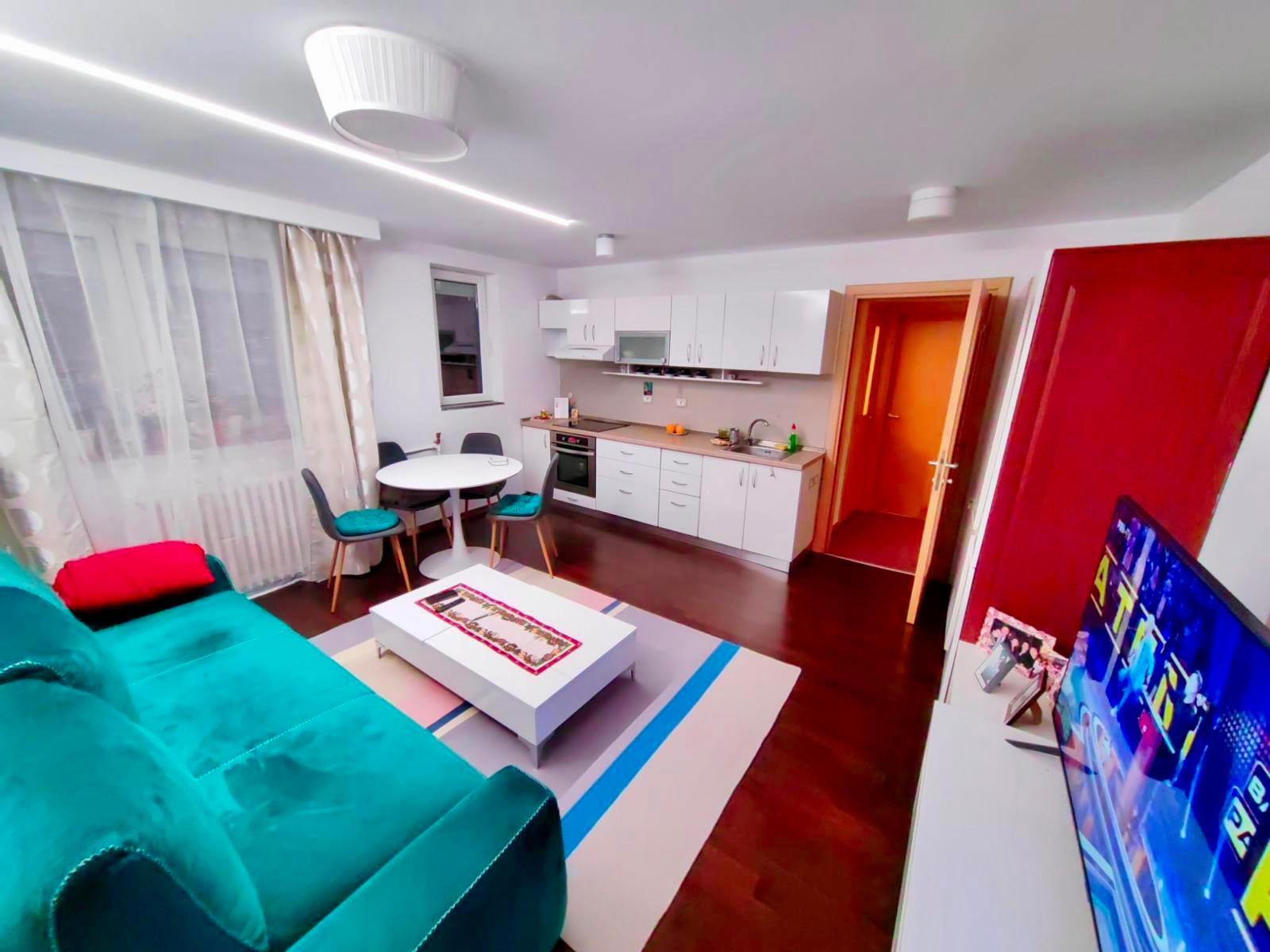 LIVING-POZA-2