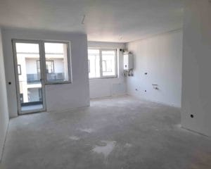 1000098472-min