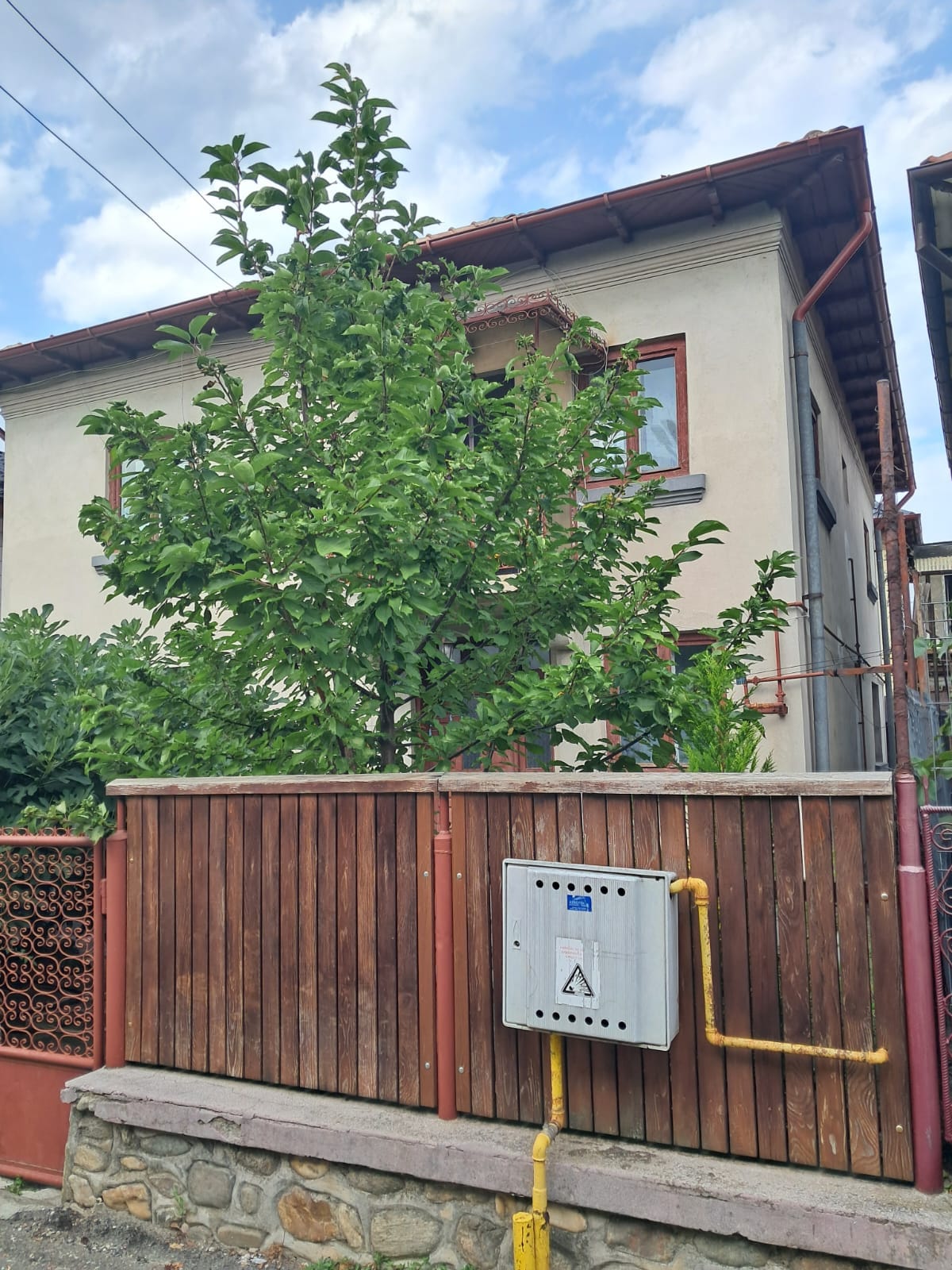 BAED6385-518B-4951-B8E7-8439AD9A2B9E