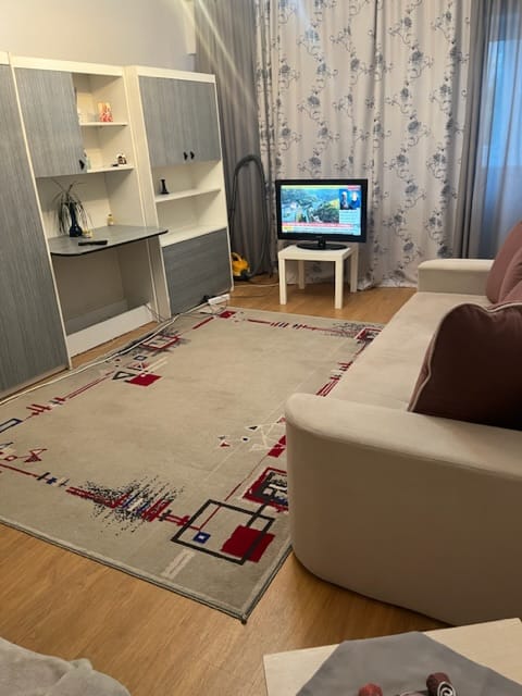 DB26436E-AF0A-44B3-9C18-E641B0063A88