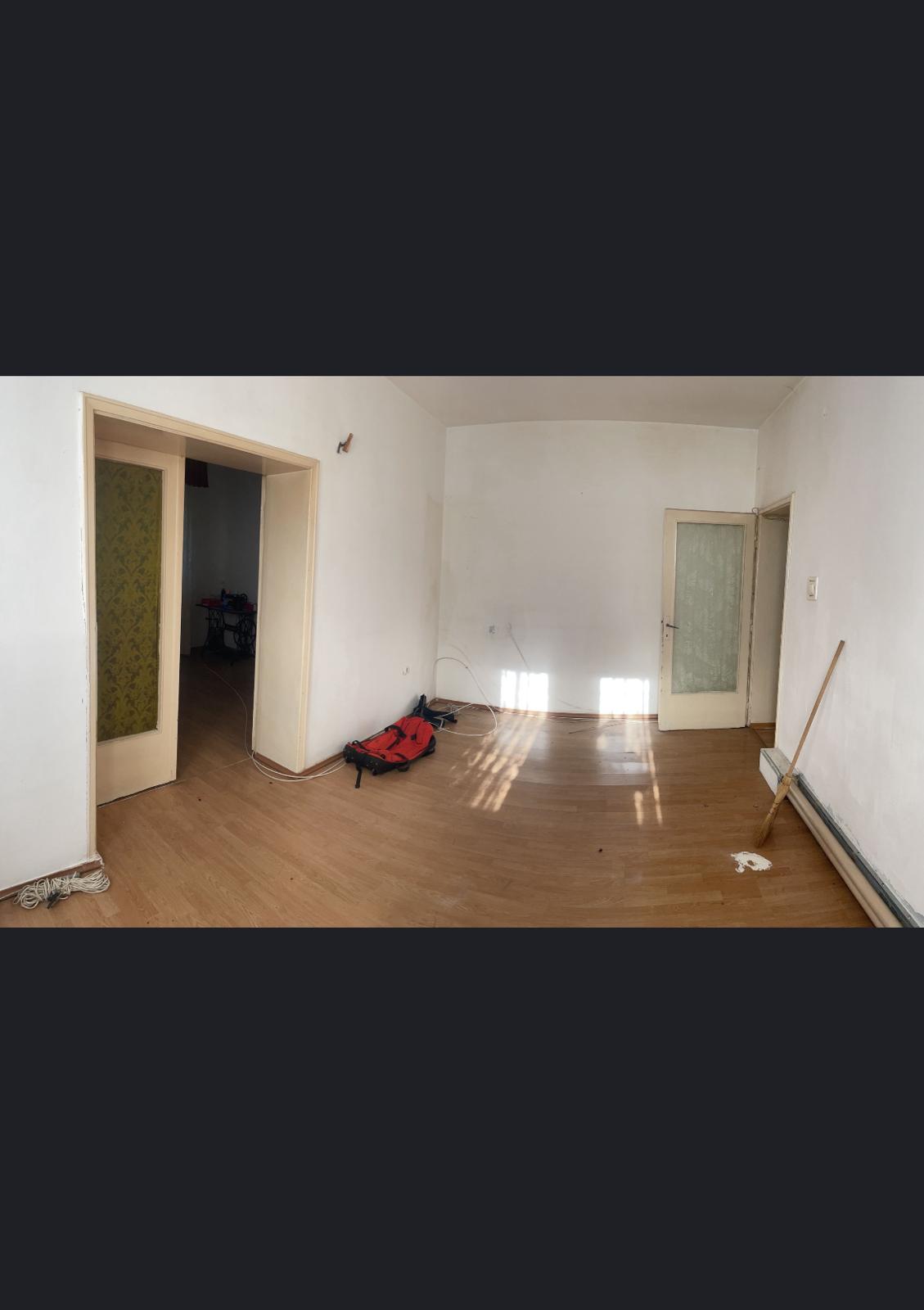 1000087828
