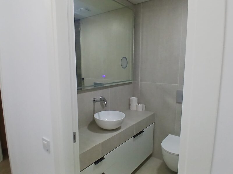 451657641